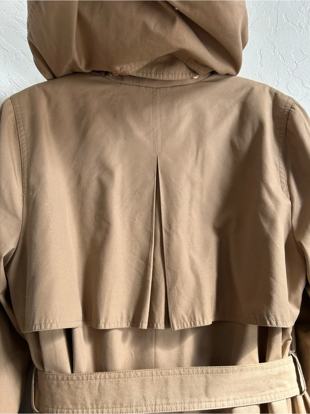 Women’s Size 10 Vintage London Fog Beige/Tan Classic Trench Coat with Belt - Picture 5 of 16